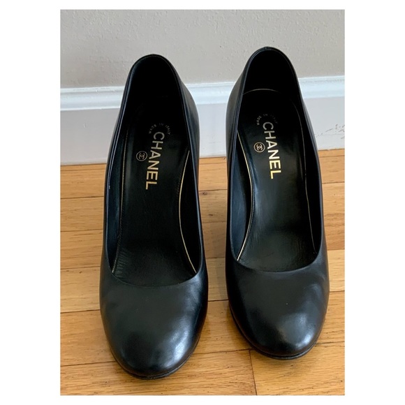 Authentic CHANEL Pearl Wedge. Size 10 - Picture 4 of 11